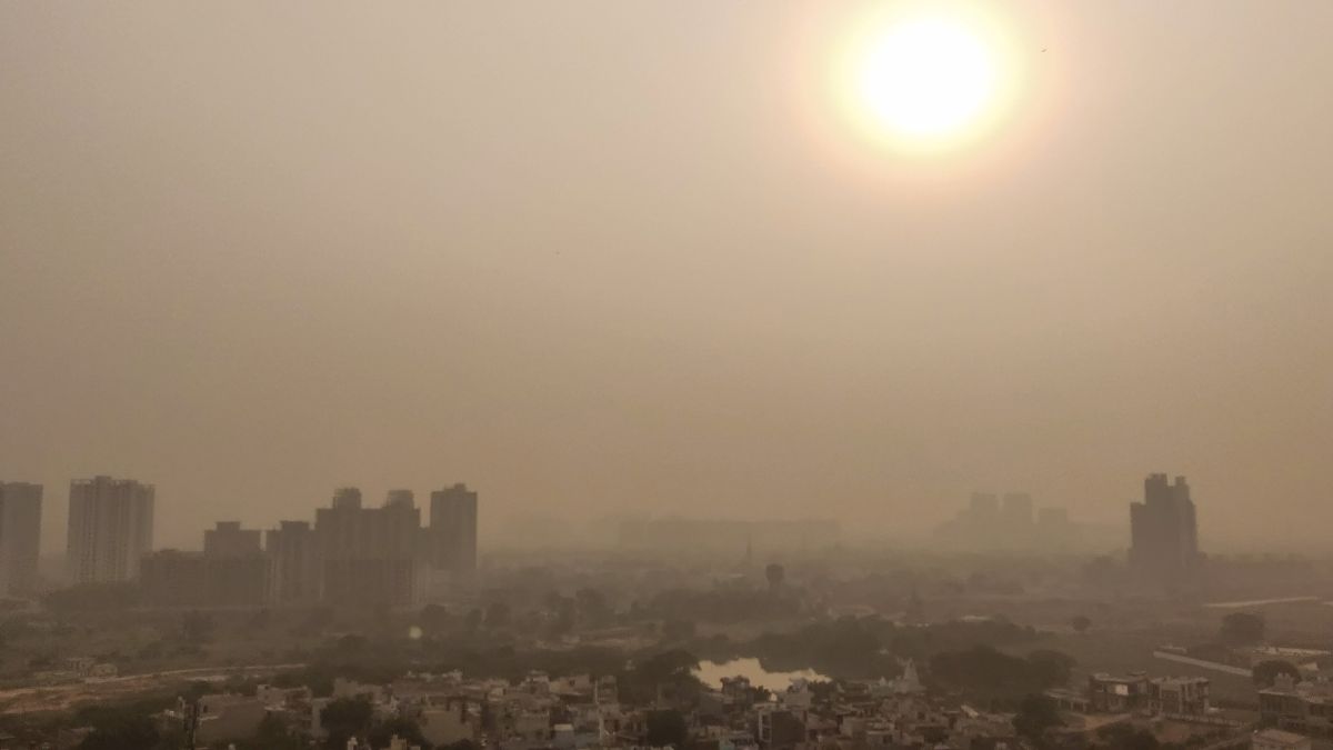 As Delhi’s Temperature Drops, AQI Improves. But, How Long Will This Last?