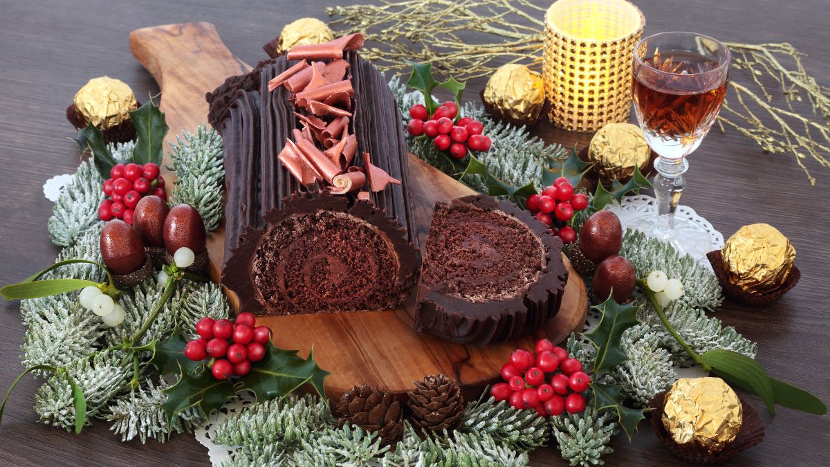 10 Places In UAE That Offer Yule Log Cake, The Traditional Christmas Dessert